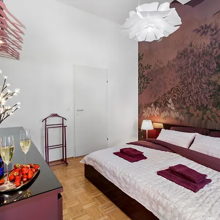 Schloss Eggenberg Apartment Graz