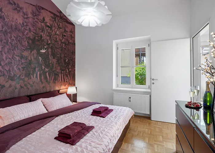 Schloss Eggenberg Apartamento *